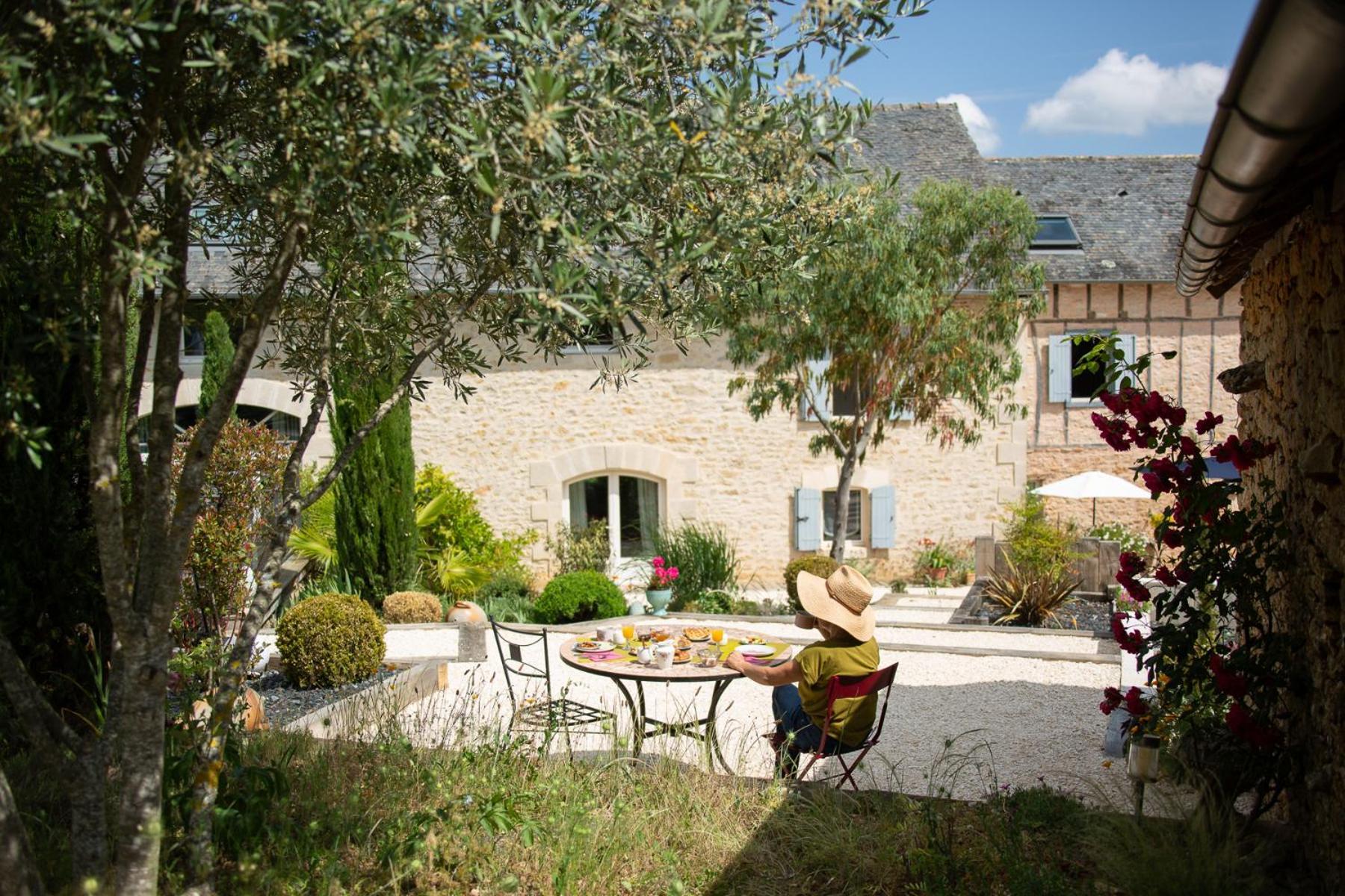 Maison D'Hotes La Maison De Leopold Terrasson Εξωτερικό φωτογραφία