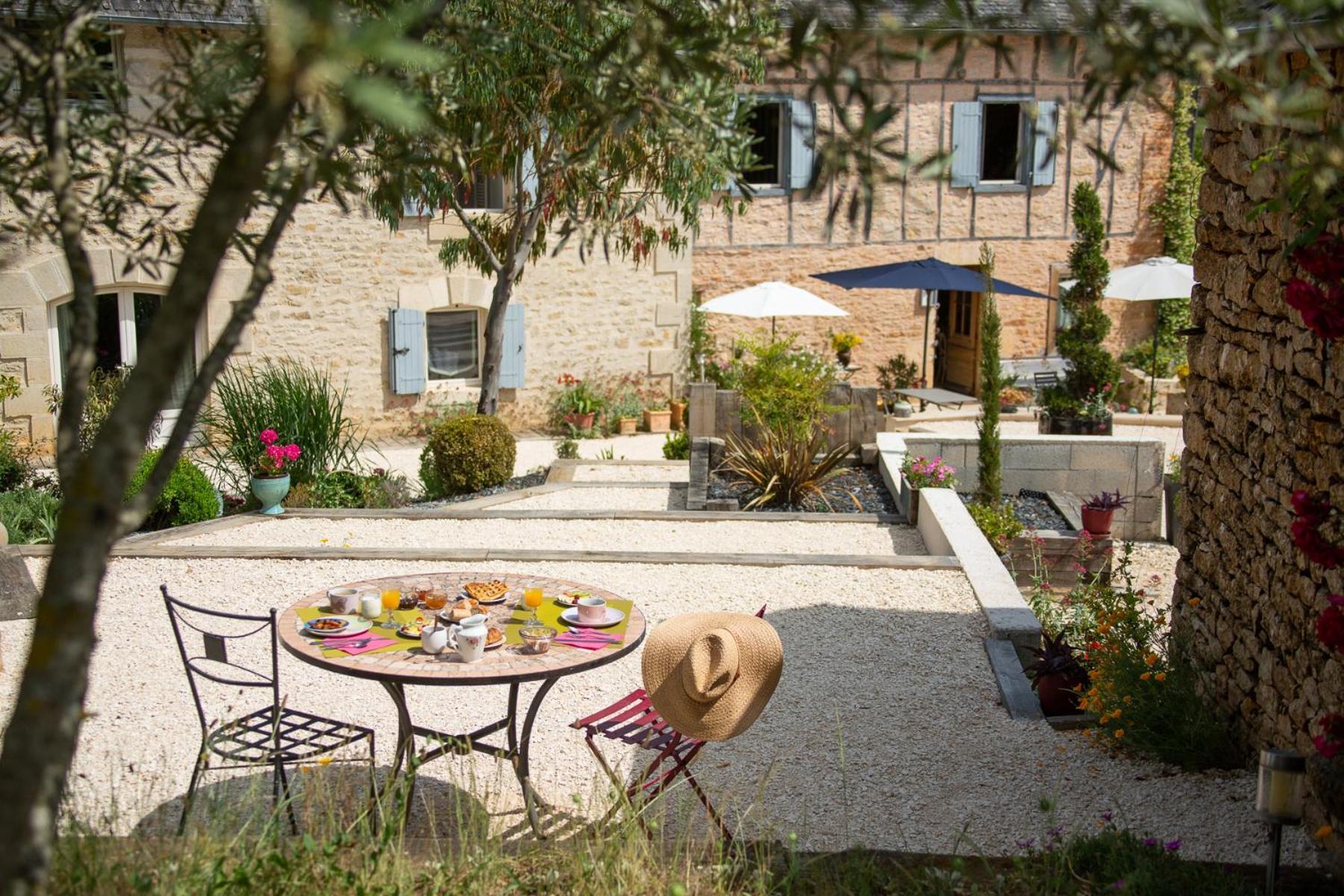 Maison D'Hotes La Maison De Leopold Terrasson Εξωτερικό φωτογραφία